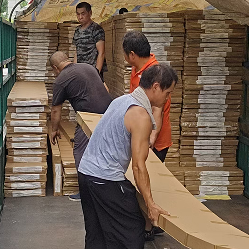 Fabricante profesional de paneles y rejillas decorativas con soluciones globales de suministro integral