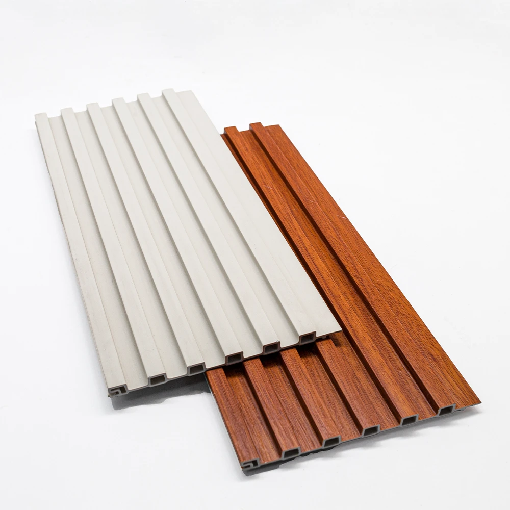 Panel de pared estriado de WPC de alta calidad para decoraci&oacute;n de casas de lujo, revestimiento de paredes interiores de f&aacute;cil instalaci&oacute;n, moderno e impermeable Antiest&aacute;tico